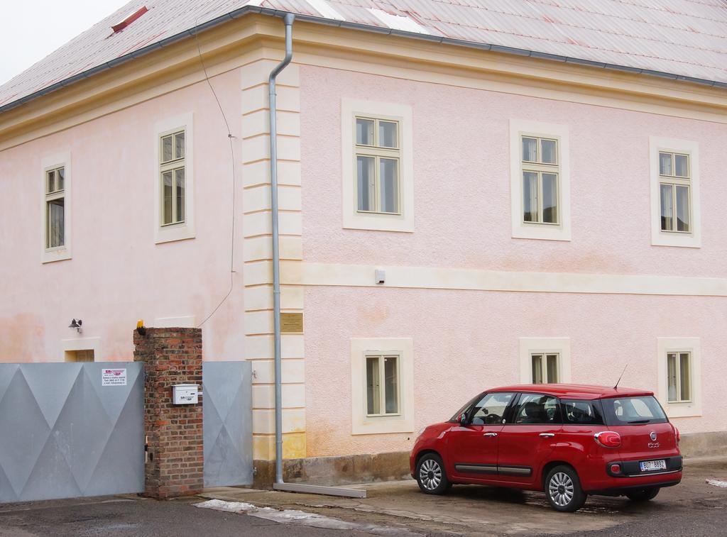 Apartmany U Komina Terezín Dış mekan fotoğraf
